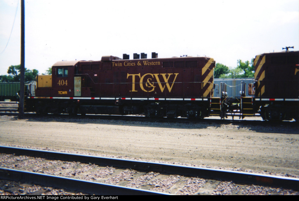 TCWR GP10 #404 - Twin Cities & Western RR